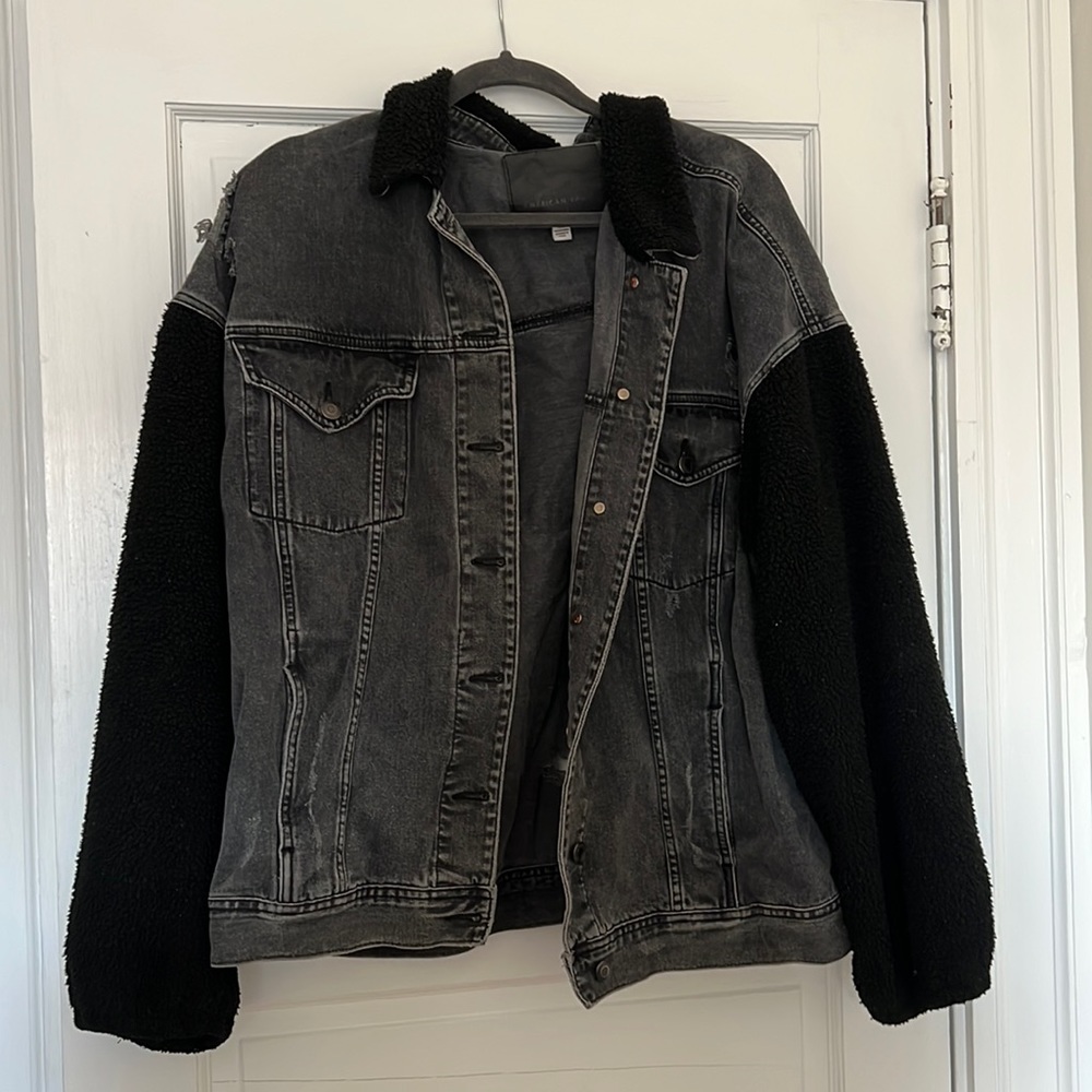 AE Black Distressed Denim Jacket w/ Sherpa Sleeves and Collar (XXL)